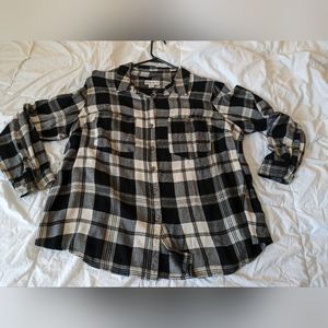 BLACK & White Plaid Button Up